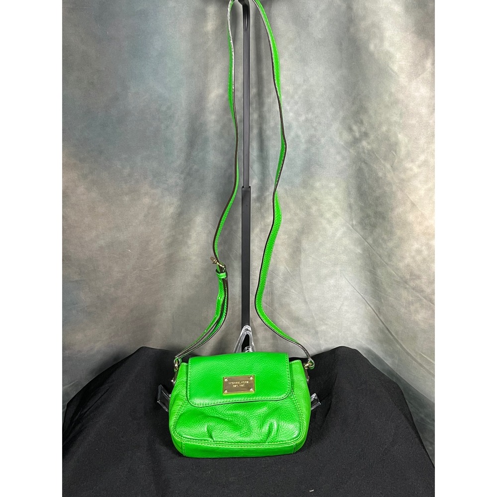 Michael Kors Kelly Green Pebbled Leather Crossbody Bag Gold Hardware Logo Plaque